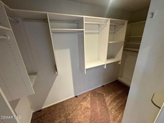 Building Photo - 12115 Valleyheart Dr