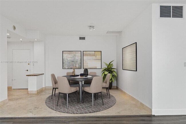 Building Photo - 4925 Collins Ave