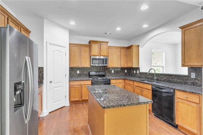 Building Photo - 5480 Beaver Ridge Dr