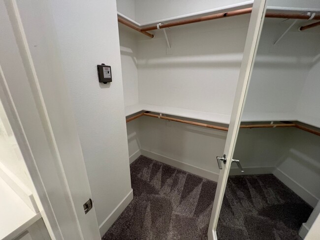 Building Photo - Beautiful 3 bed 2.5 bath Townhouse in Moun...