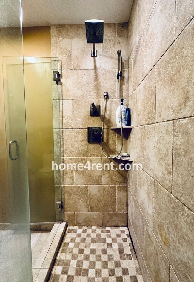 Building Photo - A Lovely, Four Bedroom Lenexa Home w/ Wood...