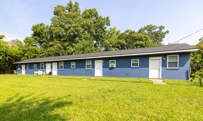 Building - The Lodge At Twitty