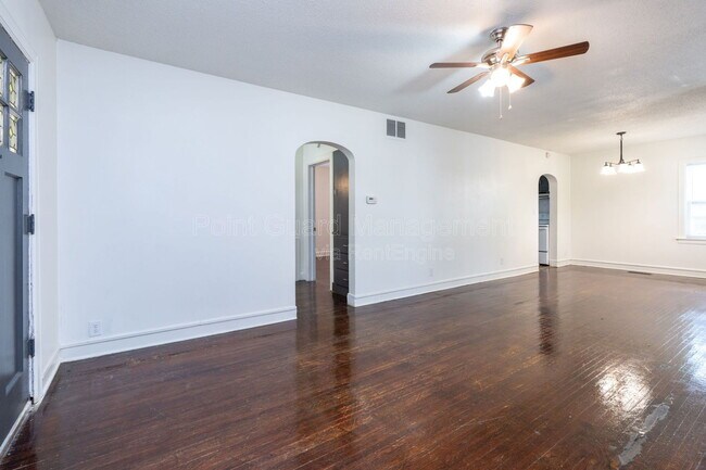 Building Photo - 102 W Zimmerly St