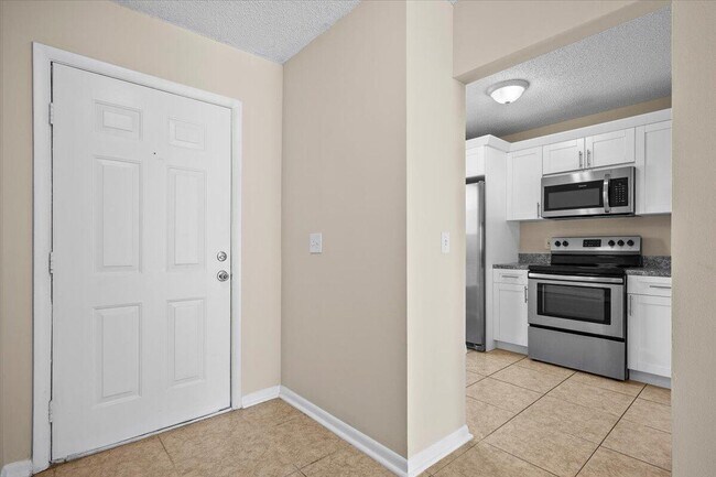 Building Photo - 144 Deerfield Ct