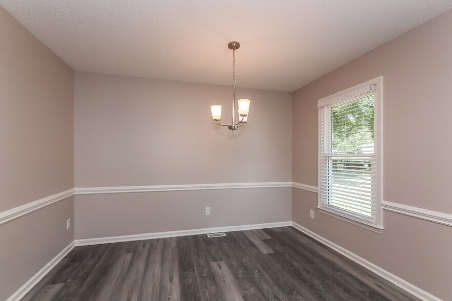 Building Photo - 925 Cameron Ct