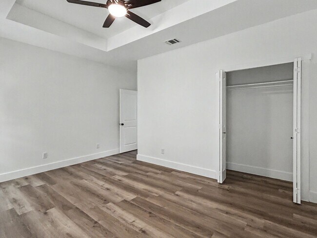 Building Photo - Modern 3-Bedroom Home Near Downtown