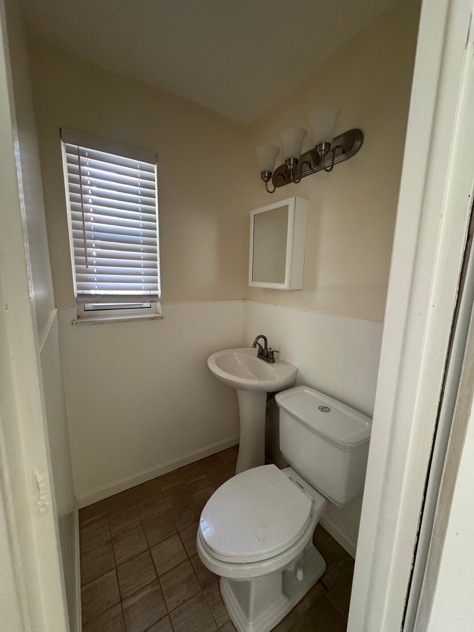 Building Photo - 4941 Kelsch Ln