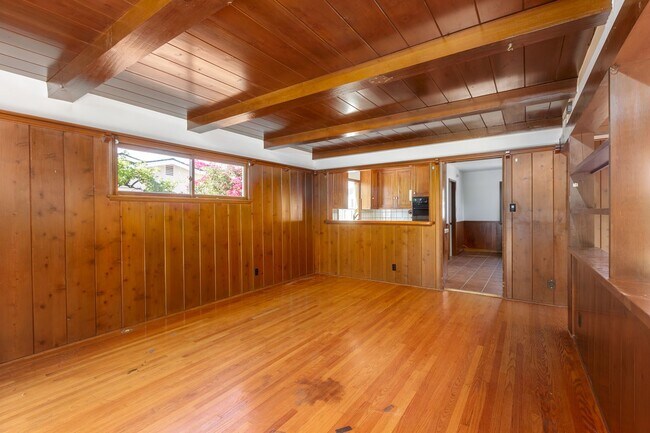 Building Photo - Charming Rustic 3BD/2BA Home in Peaceful C...