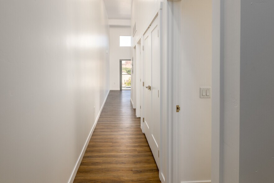 Building Photo - 443 Kane Creek Blvd