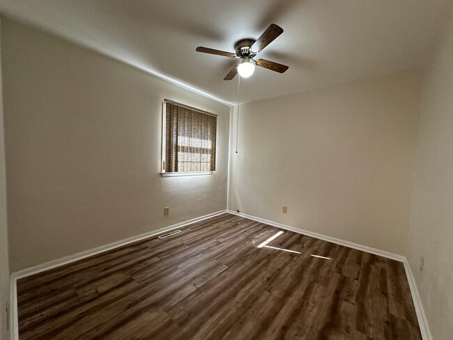 Building Photo - 3252 Club House Rd