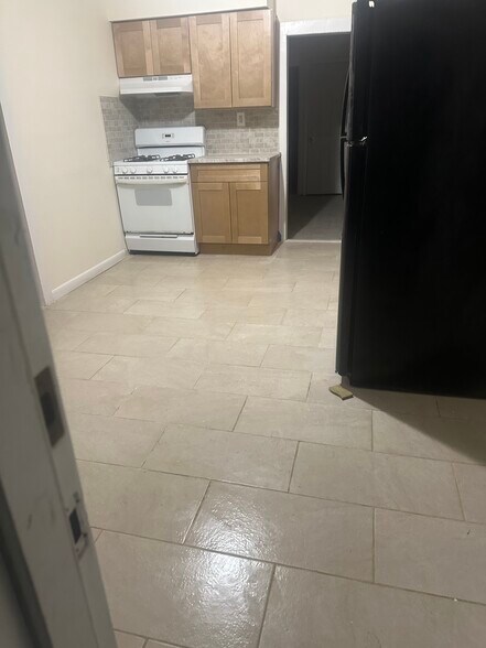 Building Photo - 612 S Park St