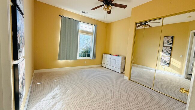 Building Photo - 3024 Oxbow Dr