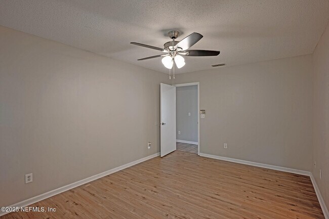 Building Photo - 7728 Pikes Peak Dr
