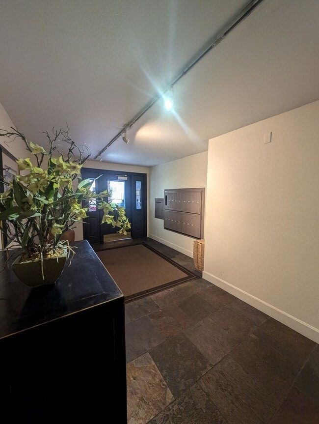 Building Photo - Capitol Hill Condo Available in June - Two Bedroom, High Floor Unit w/ A/C