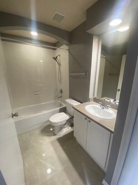 Building Photo - 4009 Sand Palm Ct