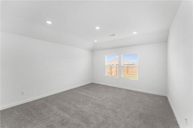 Building Photo - 106 NW Pinwheel St