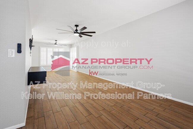 Building Photo - 938 E Villa Maria Dr