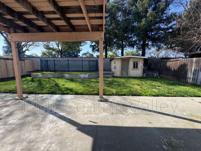 Building Photo - 10335 Point Reyes Cir