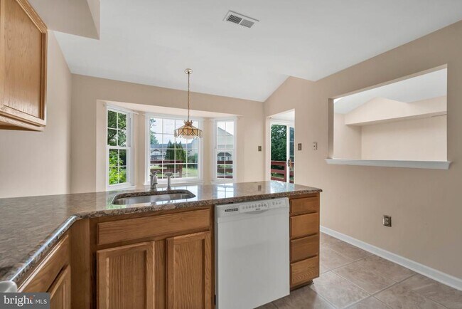 Building Photo - 115 Mulberry Dr