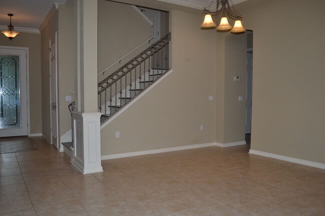 Building Photo - 3813 SW 91st Dr