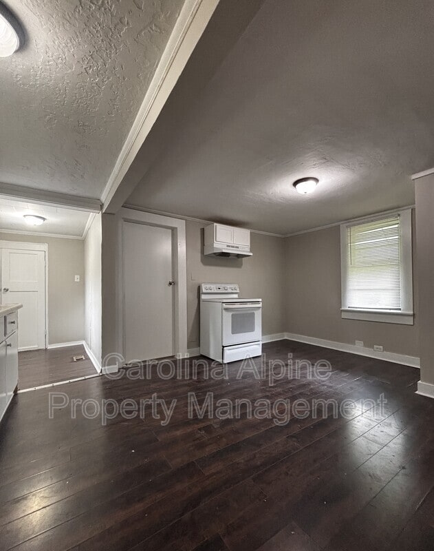 Building Photo - 145 Parrish St