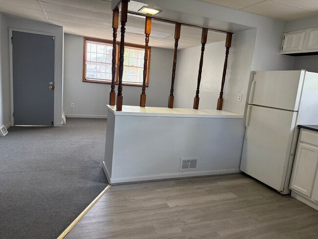 Building Photo - 113 Line Way