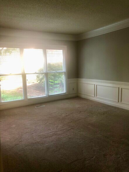 Building Photo - 4926 Benthaven Ln