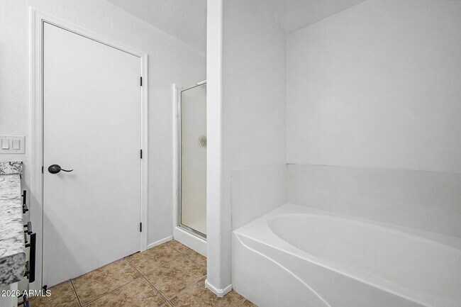 Building Photo - 742 N 112th Dr