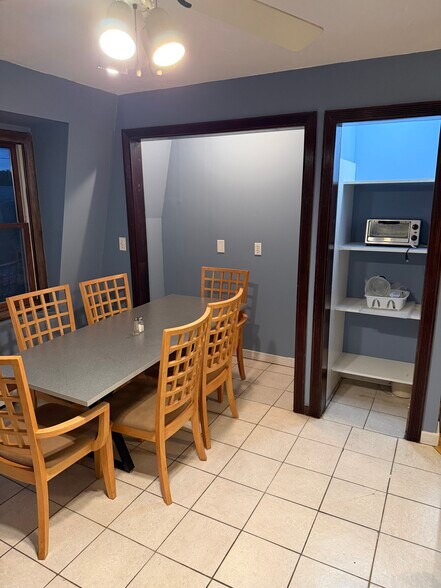 Building Photo - 44 Touro Ave