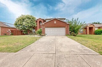 Building Photo - 2305 Sumac Ct