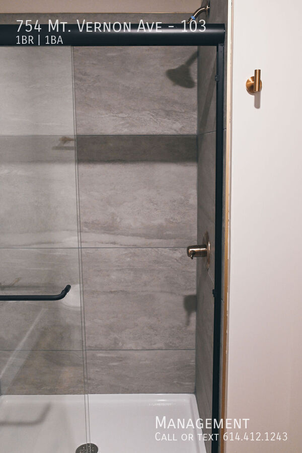 Building Photo - 754 Mt Vernon Ave