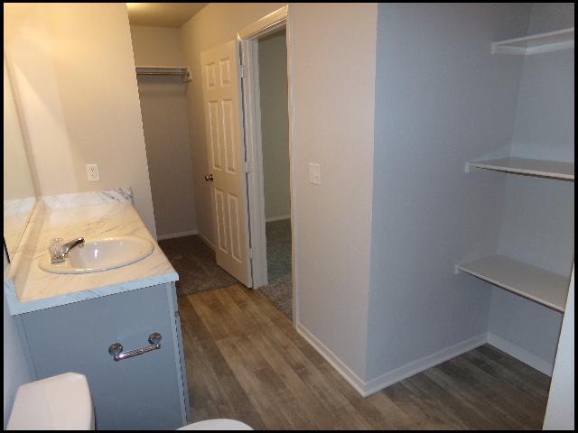 Building Photo - 10 Wisteria Dr