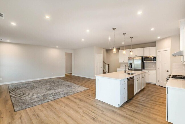Building Photo - 4003 Bluebell Ln