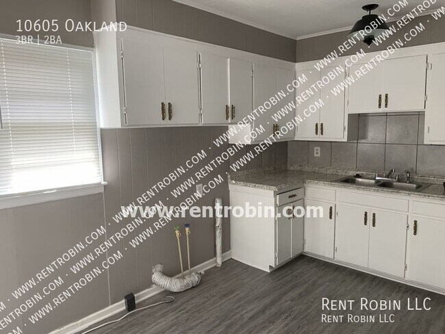 Building Photo - 10605 Oakland-