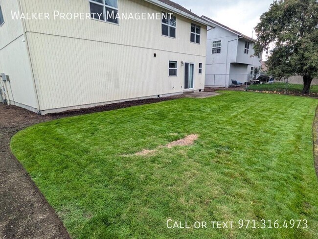 Building Photo - 709 Ella Ct