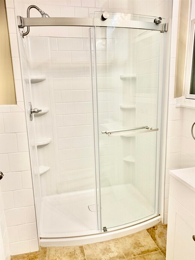 Building Photo - 46 Prescott St