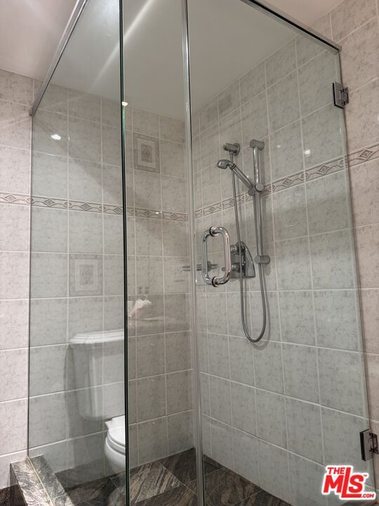 Building Photo - 5412 Hazeltine Ave