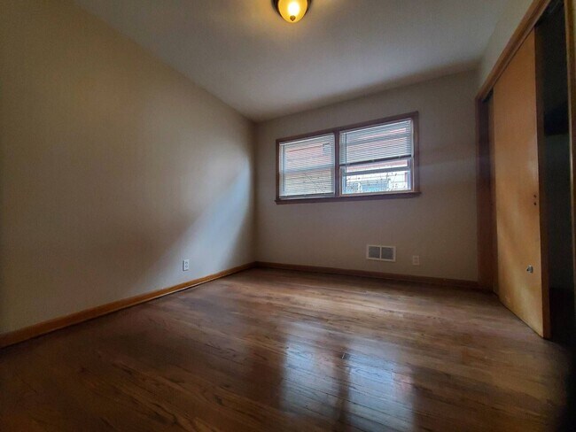 Building Photo - 4052 N 85th St