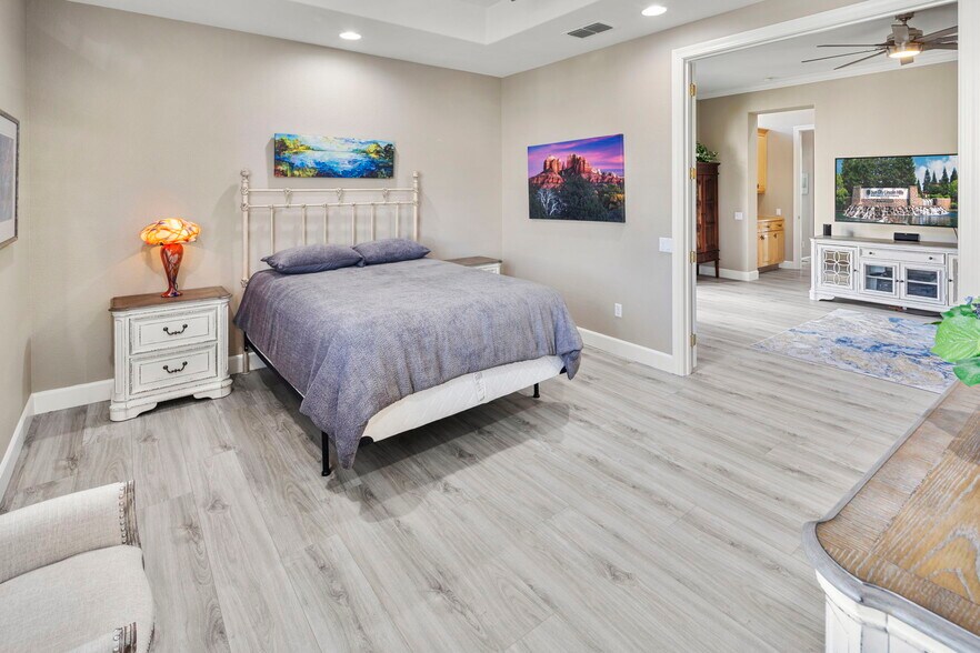 Casita bedroom - 841 Northfield Ln