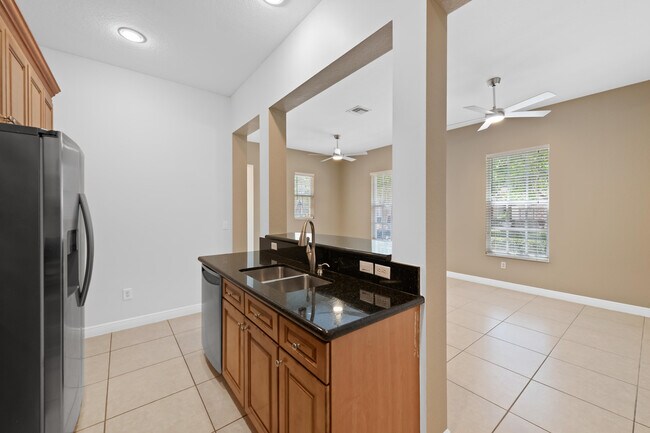 Building Photo - 870 NW 83rd Ln