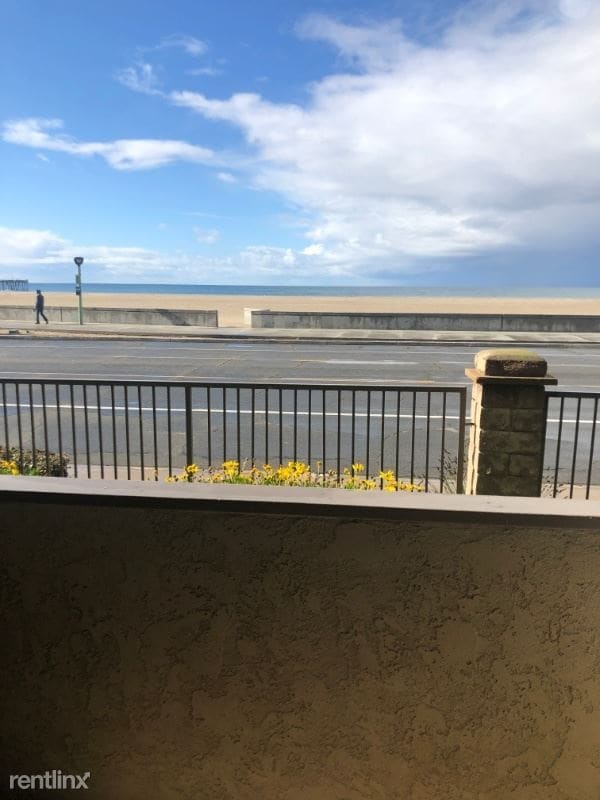 Primary Photo - 3 br, 2 bath Condo - 341 E Surfside Dr