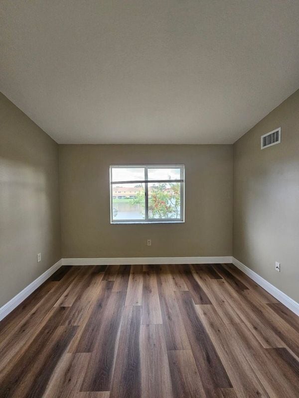 Building Photo - 3490 Briar Bay Blvd
