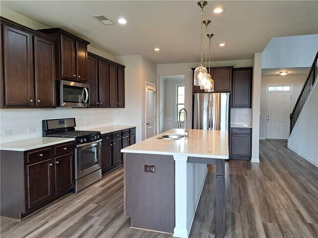 Building Photo - 3329 Long Creek Dr