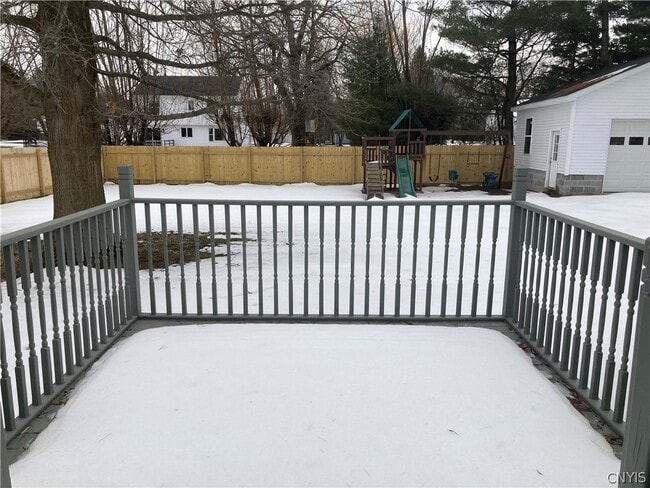 Building Photo - 449 Bugbee Dr