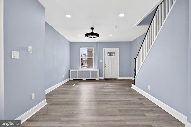 Building Photo - 167 W Albanus St