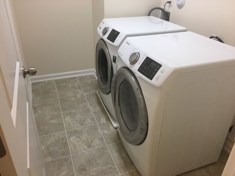 Laundry room - 530 Methven Grove Dr