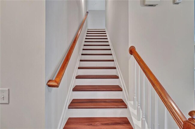 Building Photo - 2187 Oakland Grove Pl