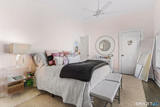 Building Photo - 228 Eastlawn St