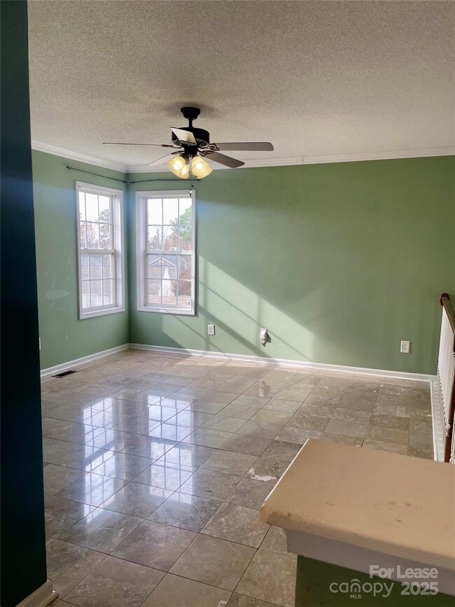 Building Photo - 3823 Thomas Ridge Dr