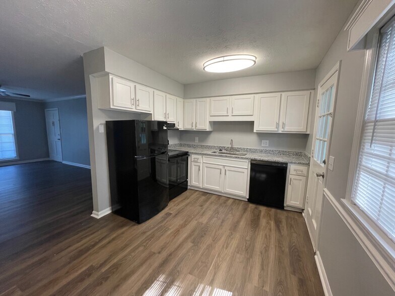 Colonial Arms Apartments 700 N 9th St Opelika AL 36801 Apartment Finder